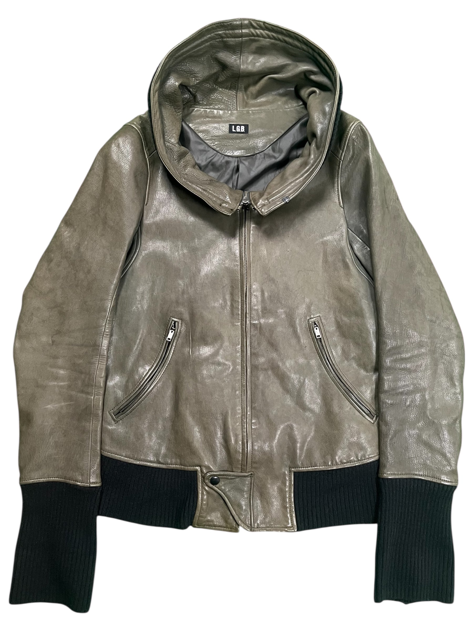 Le Grande Bleu Bono green leather jacket, stylish 2000s-inspired men's jacket with a sleek leather finish and modern fit.