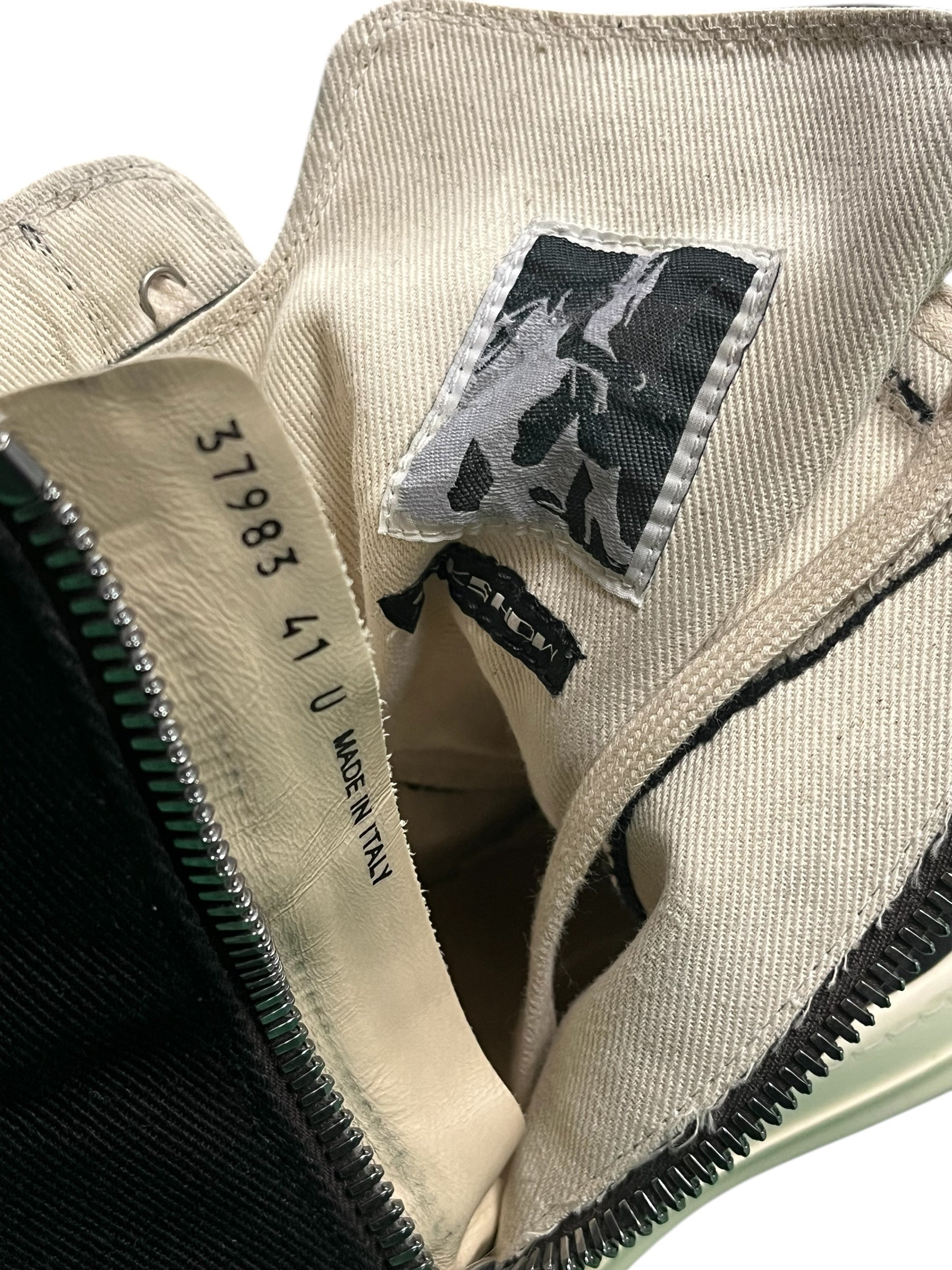 Rick Owens SS22 DRKSHDW Cargo Ramone sneakers with rugged design and chunky soles, displayed on a neutral background.
