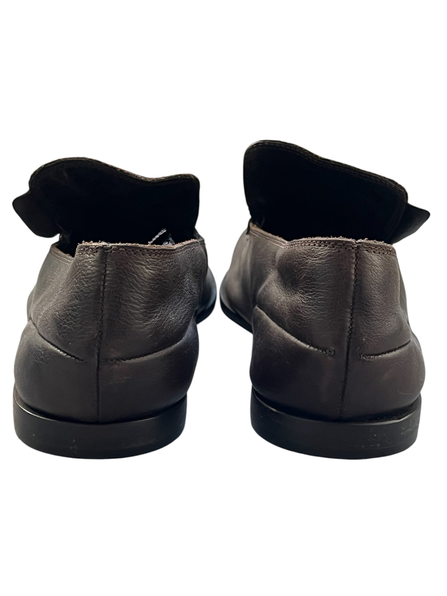 Dior SS05 brown calfskin loafers shoes with sleek design and classic slip-on style, detailed stitching visible.
